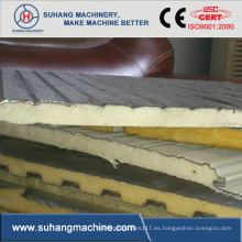 0.7-1.2mm Panel de techo PU Sandwich Panel Machine